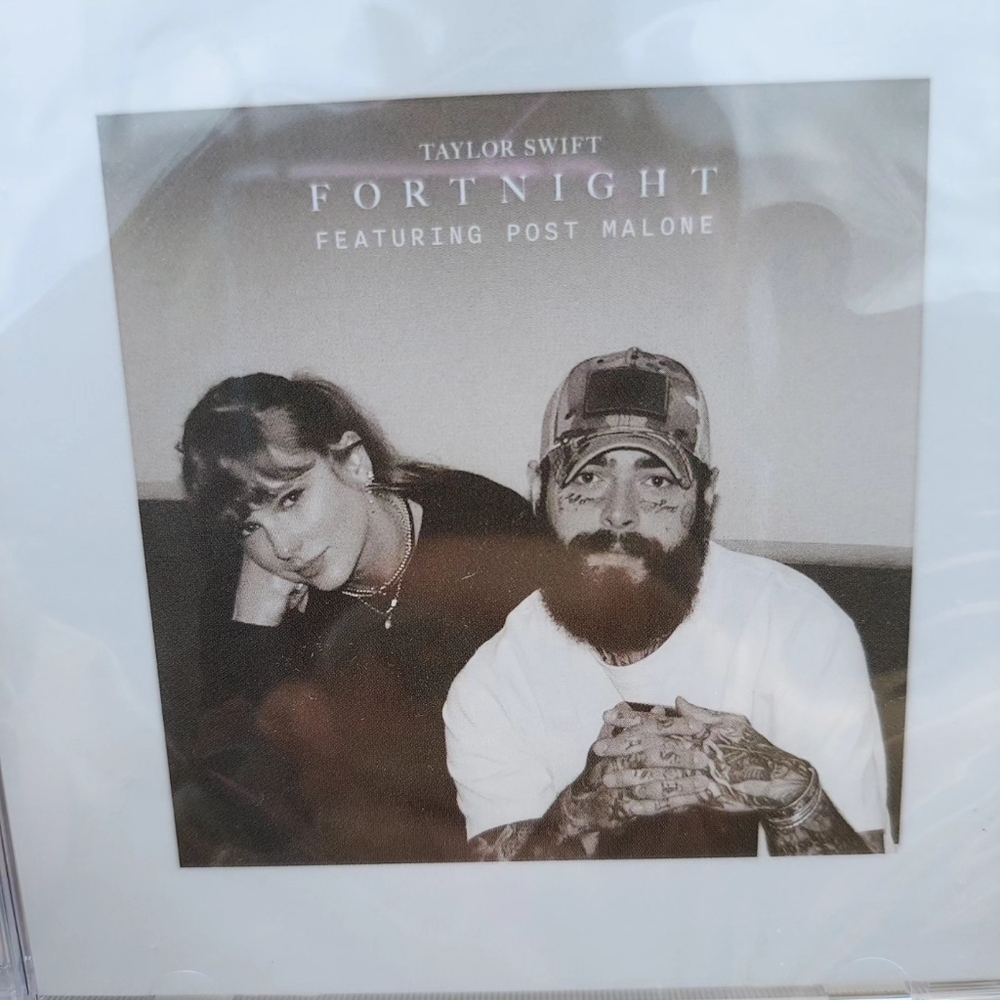Taylor Swift Featuring Post Malone "Fortnight" Single CD 🥼
